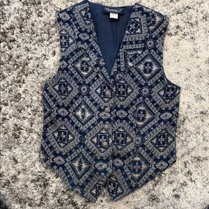 Vintage Diamond L Western Wear Aztec Tribal Print Vest Navy and White
Size Small